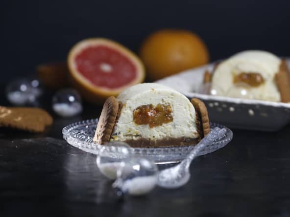 Bûche de noël au chocolat blanc et confit d’orange