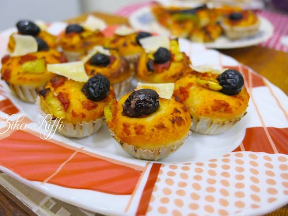 Pizza muffin, pâte au parmesan