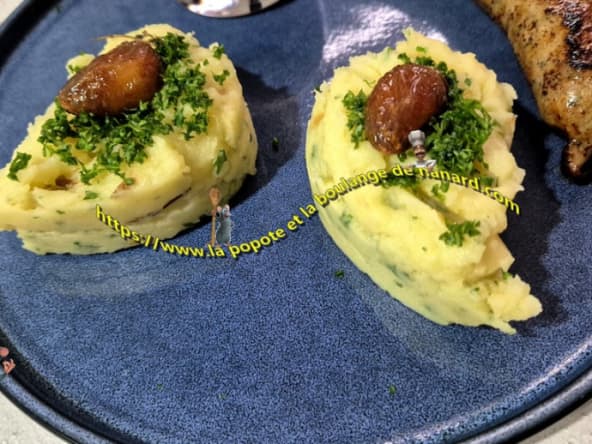 Écrasé de pommes de terre à l'ail confit