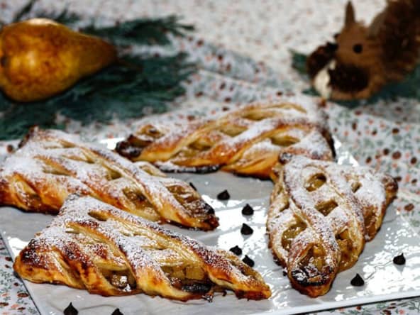 Feuilletés en jalousie, poires et chocolat