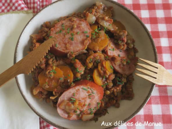 Lentilles à la pulpe de tomate carotte, et saucisson à l'ail fumé