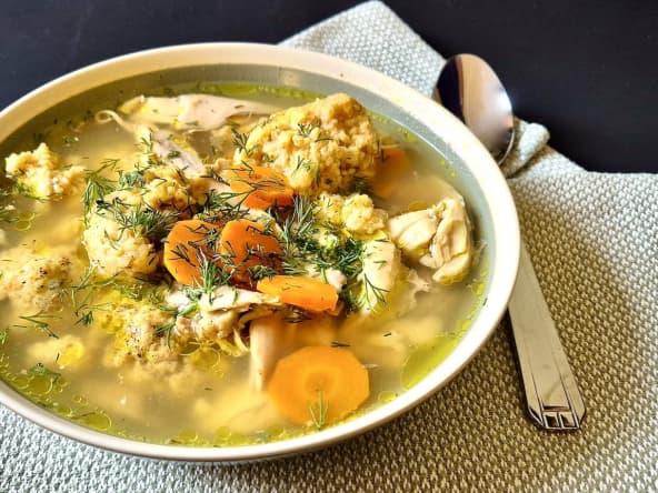 Soupe aux boulettes de matzo