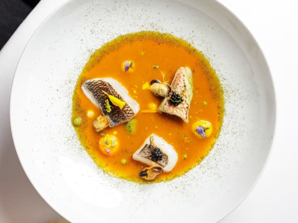 Prémice d'une bouillabaisse, rouille en émulsion et salicorne sauvage