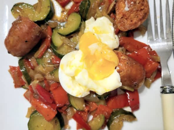 Poêlée au chorizo et œuf mollet
