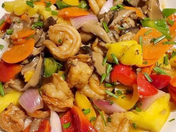 Crevettes sautées à l'ananas à la mode créole