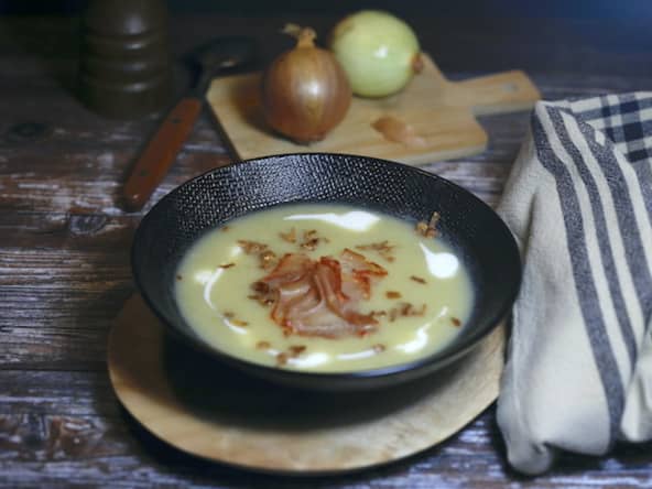 Velouté d’endives aux oignons et au lomo