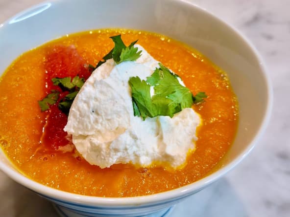 Velouté de carottes aux agrumes et labneh
