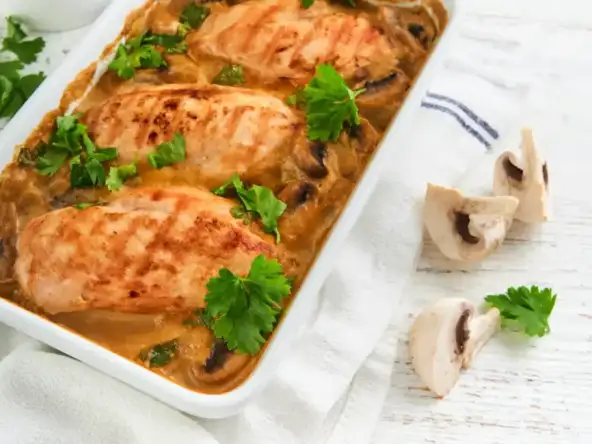 Poitrine de poulet farcie aux champignons : recette légère et gourmande