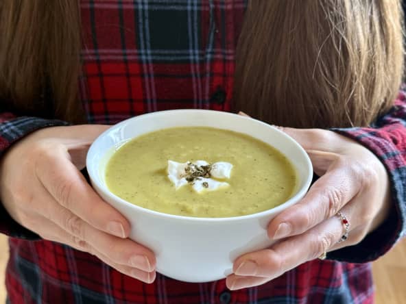 Soupe courgette-poireau : une recette douce et légère en toute simplicité