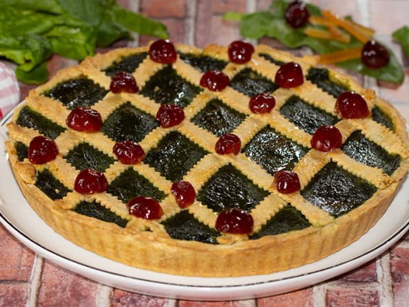 Tarte aux épinards sucrée aux fruits confits