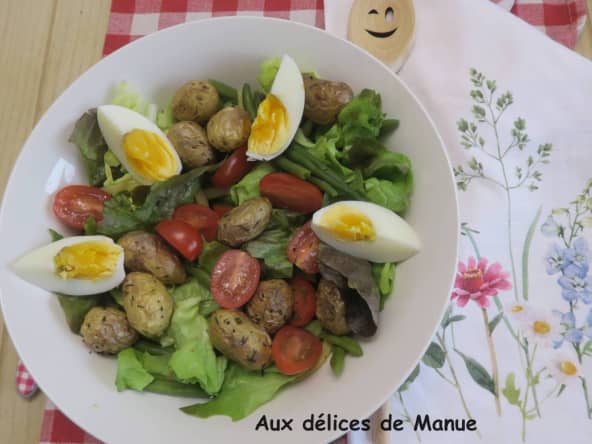 Salade de pommes de terre grenaille rôties aux haricots verts et tomates cerises