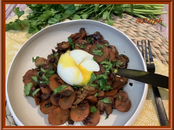 Poêlée de champignons, carottes et œuf mollet