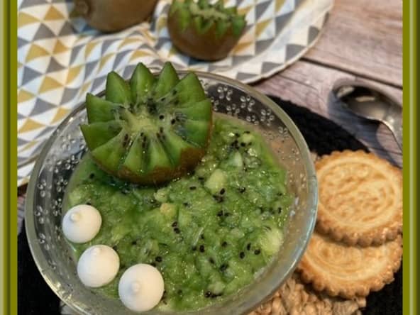 Pudding de chia au yaourt et coulis de kiwi