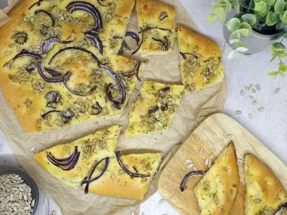 Focaccia oignons et graines de tournesol