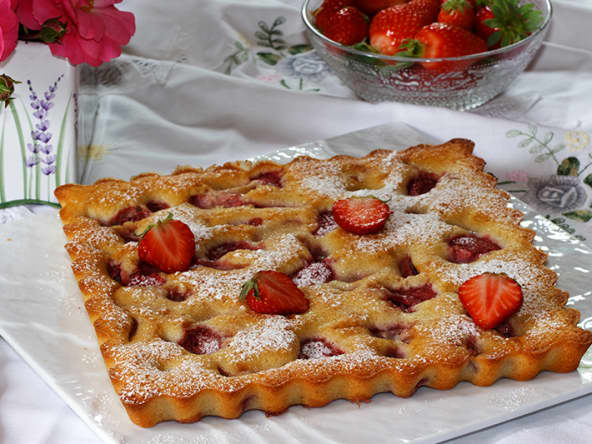 Tarte financière aux fraises : une recette parfaite pour les blancs d’œufs en trop