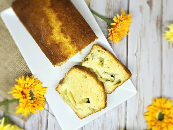 Cake rhubarbe et fleur d'oranger : une recette printanière facile et rapide