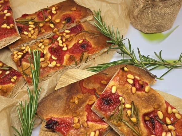 Focaccia aux fraises et romarin