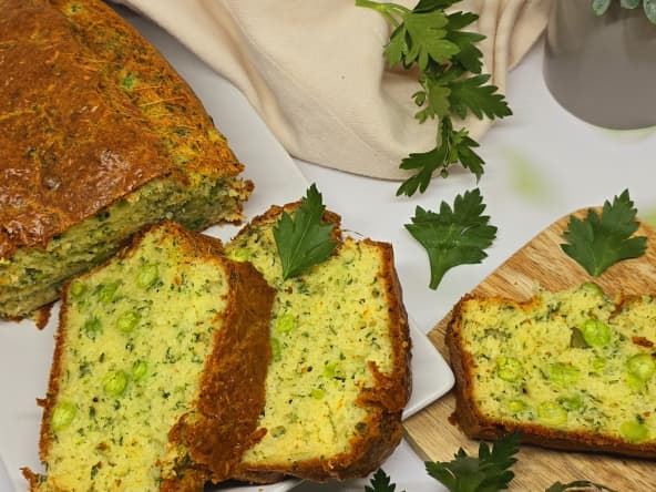 Cake aux petits pois et aux herbes