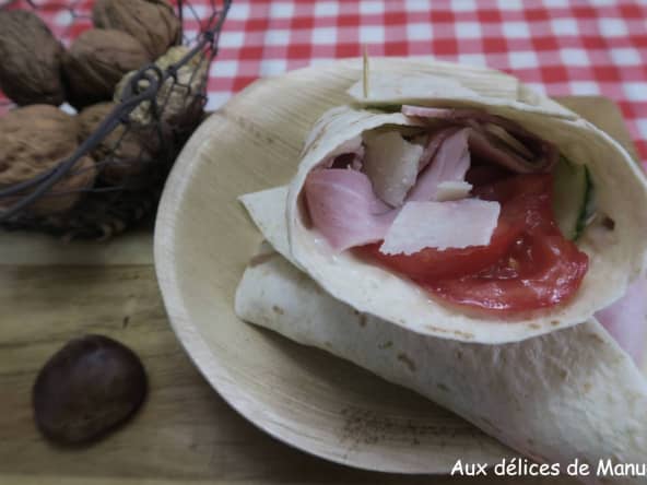 Wraps au jambon, cancoillotte, concombre et parmesan