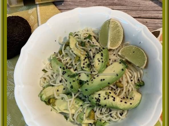 Nouilles froides au citron vert et avocat