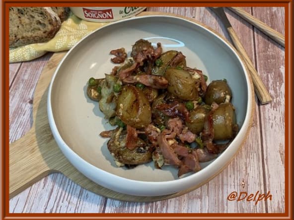 Poêlée de pommes de terre grenaille, petits pois, bacon et chèvre
