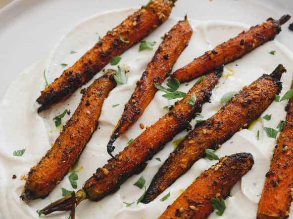 Carottes rôties sur lit de yaourt