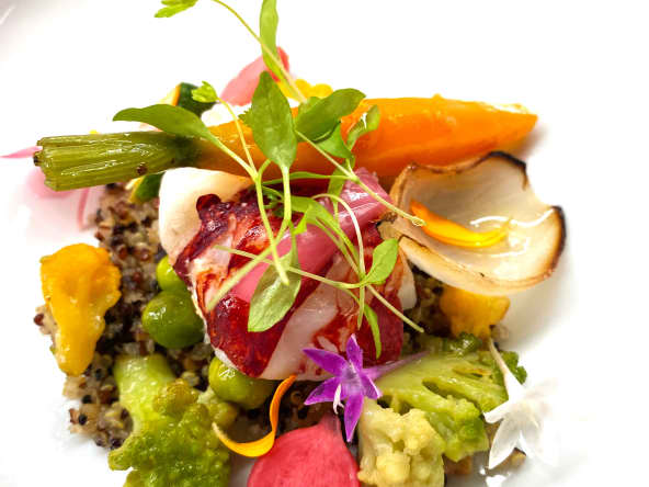 Homard breton, sarrasin, légumes du moment bouillon acidulé