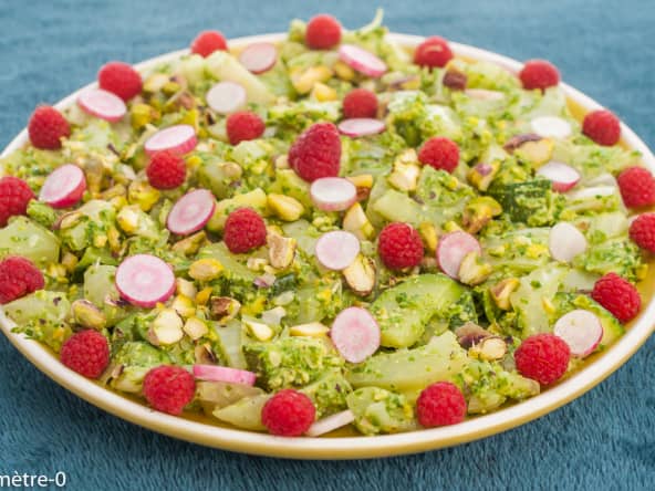 Salade de fenouil et courgette au pesto de fanes de radis
