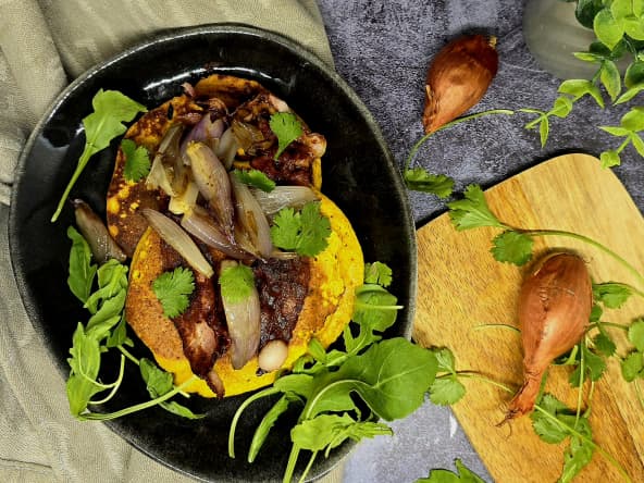 Pancakes de poix chiches lard et échalotes confites