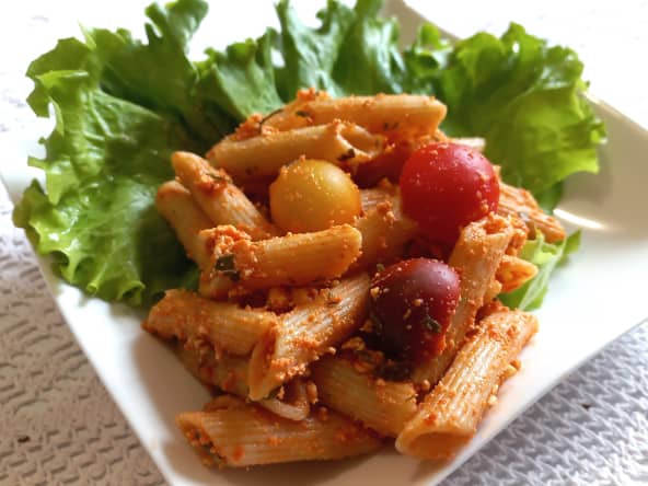 Salade de pâtes au pesto rouge et feta