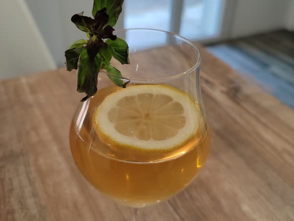 Thé glacé citron basilic thaï