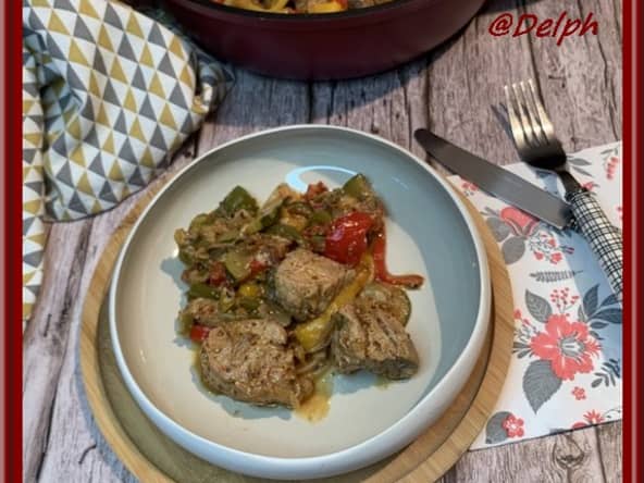 Mignon de porc aux poivrons, courgette et tomates