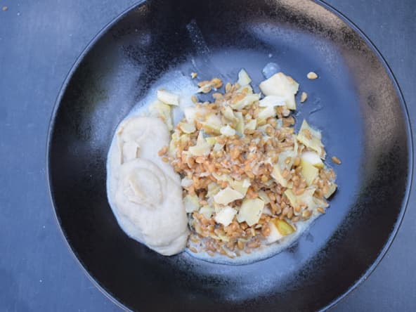 Risotto de petit épeautre aux artichauts, poires et parmesan