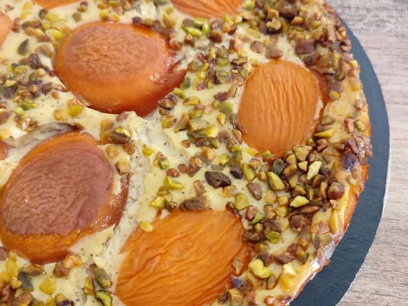 Gâteau au fromage blanc, abricots et pistaches