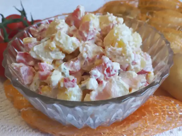 Salade de pommes de terre au bacon et sauce crémeuse au skyr