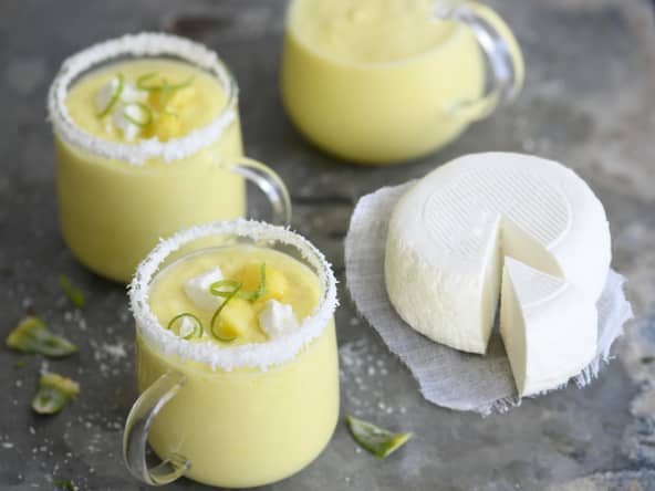 Smoothie au chèvre frais ananas coco