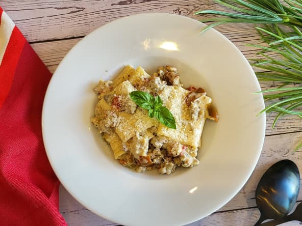 Pâtes aux poivrons et saucisses