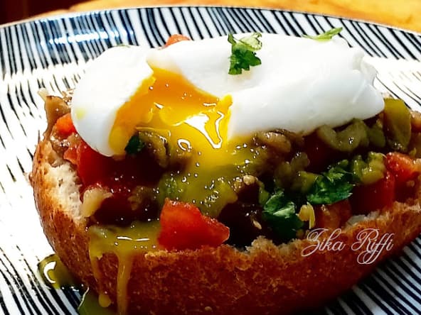 Tartine aux légumes grillés et œuf poché