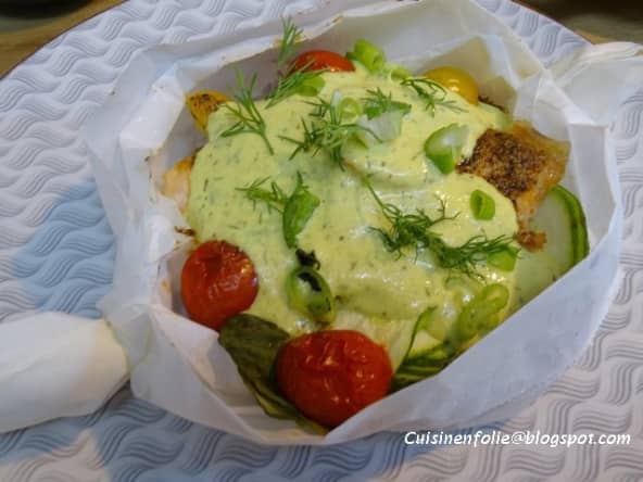 Papillotes de saumon sauce crème de courgette, basilic et aneth