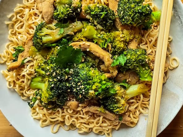 Nouilles sautées au poulet