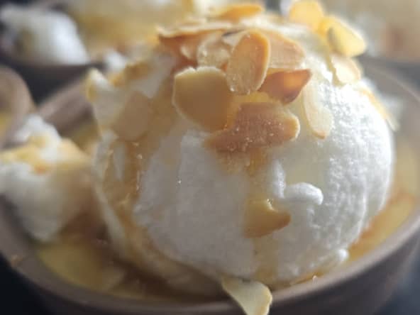 Îles flottantes aux poires caramélises