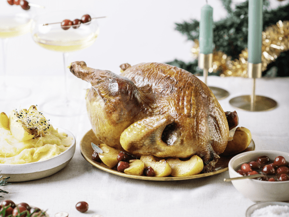 Chapon de pintade aux canneberges et au cidre