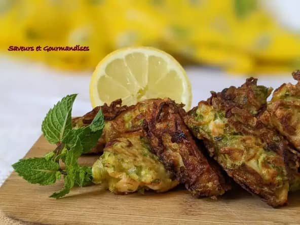 Beignets de courgettes à la grecque "Kolokithokeftedes"
