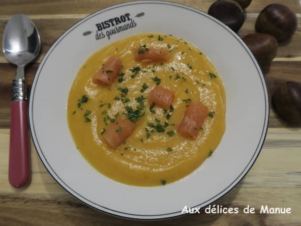Velouté de pommes de terre et carottes à la truite fumée