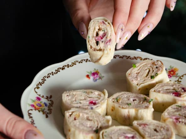 Wraps apéro saumon fumé, fromage frais et grenade