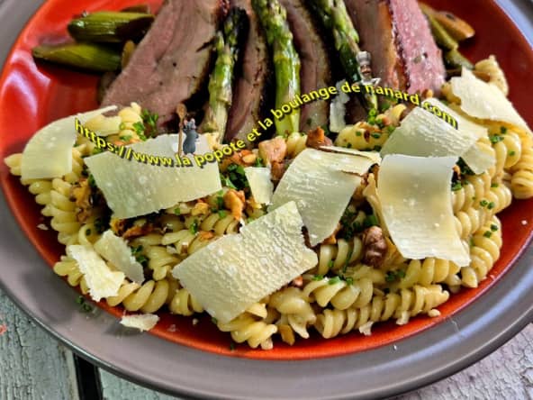 Pâtes au bleu, noix et porto