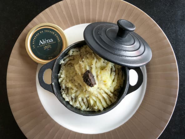 Ecrasé de pommes de terre et topinambours au suprême de truffe noire Alena pour les fêtes