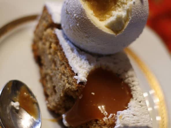 Bûche Boules de neige, Tatin, vanille, spéculoos, caramel