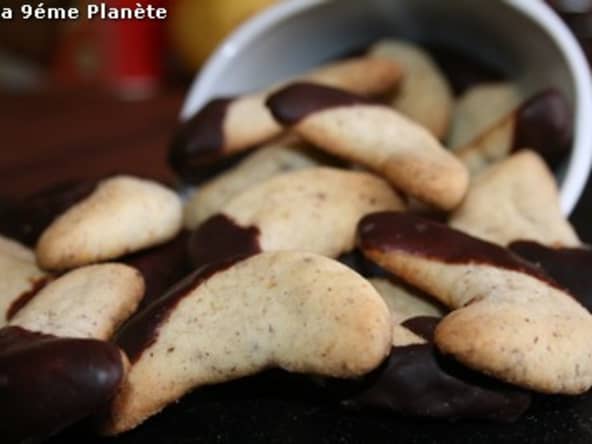 Biscuits demi-lunes à la noisette et au chocolat
