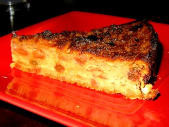 Pudding aux raisins avec les restes de pain